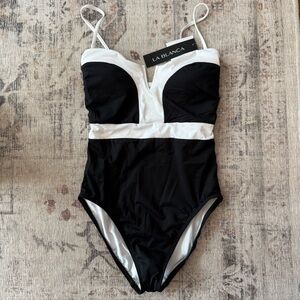 *NWT* LA BLANCA One-Piece Swimsuit Black & White size 4